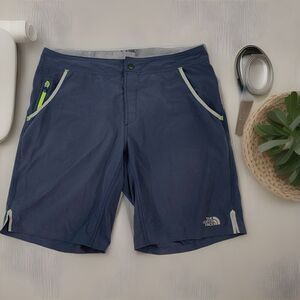 The North Face Shorts Mens 34 Navy Blue‎ Outdoor Hiking Pockets Comfort Logo